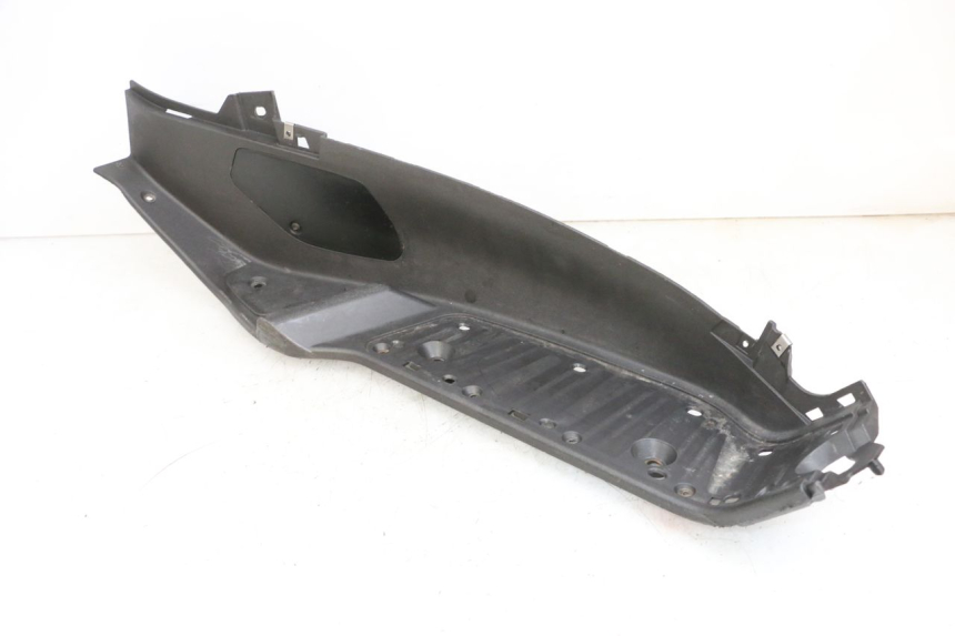 photo de MARCHE PIED DROIT PIAGGIO X8 125 (2004 - 2007) - Points de fixation