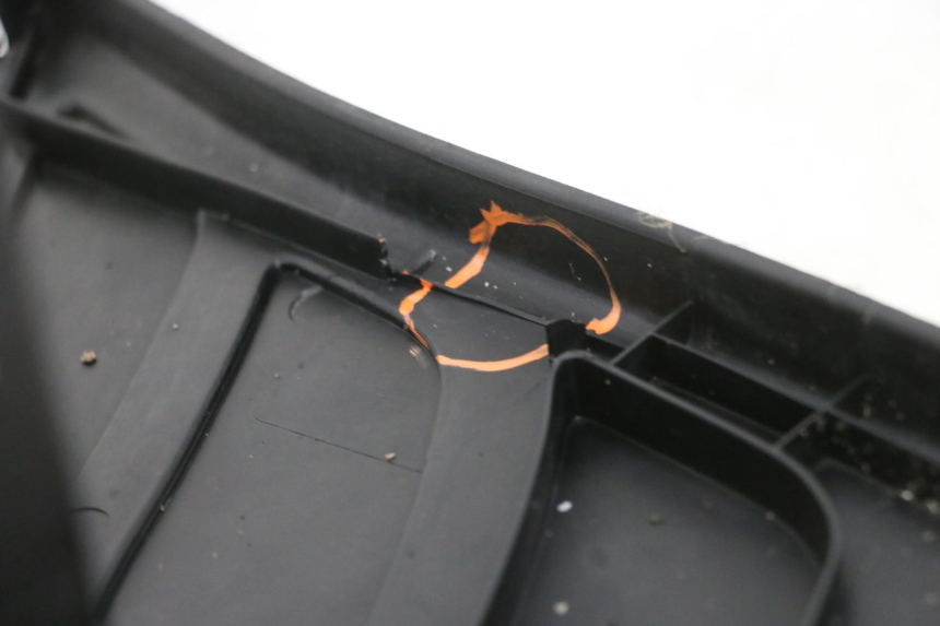 photo de MARCHE PIED PEUGEOT ELYSEO 125 (1999 - 2004) - Inspection visuelle