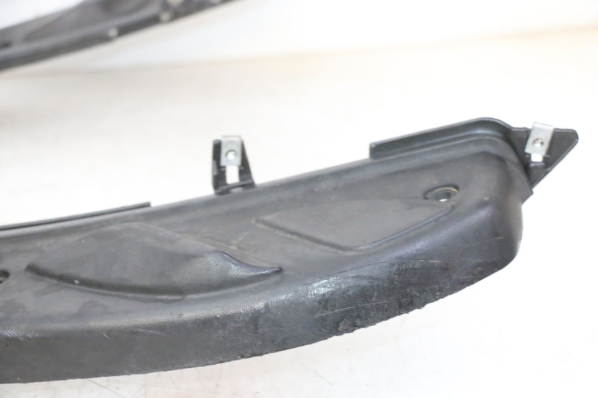 photo de MARCHE PIED PIAGGIO FLY 2T 50 (2004 - 2017)