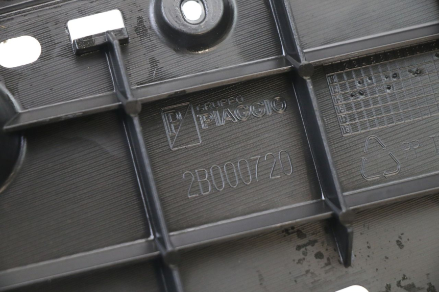 photo de MARCHE PIED GAUCHE PIAGGIO MP3 500 (2014 - 2016)