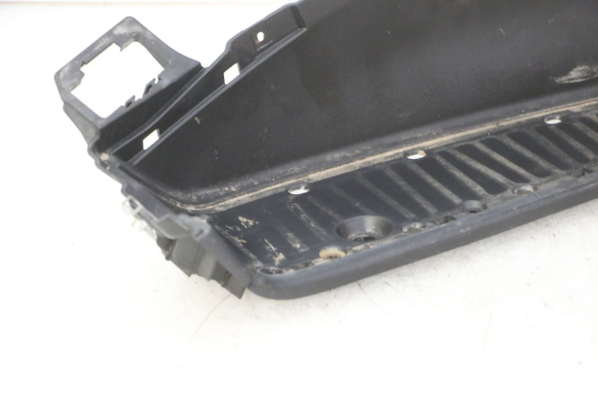 photo de MARCHE PIED GAUCHE PIAGGIO MP3 RL 250 (2007 - 2010)