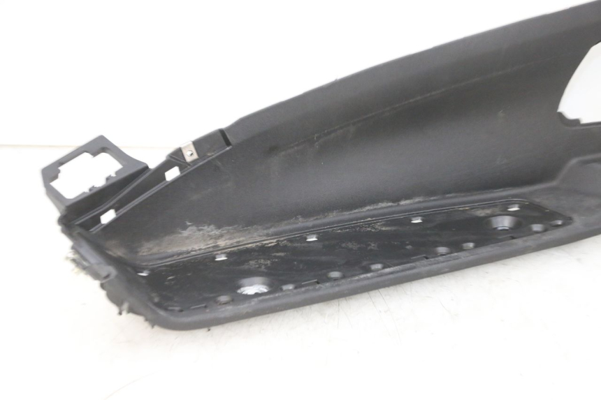 photo de MARCHE PIED GAUCHE PIAGGIO MP3 500 (2016 - 2018) - Détail de la pièce