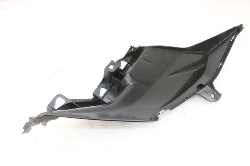 photo de MARCHE PIED GAUCHE SYM ORBIT III 3 4T 50 (2018 - 2021) - État de surface