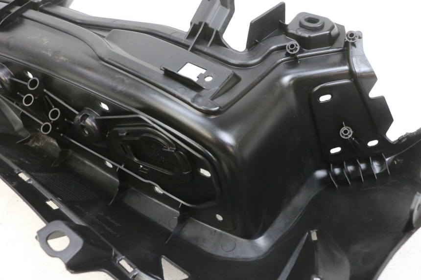 photo de MARCHE PIED GAUCHE YAMAHA TRICITY 300 (2020 - 2024) - Zoom état d’usage