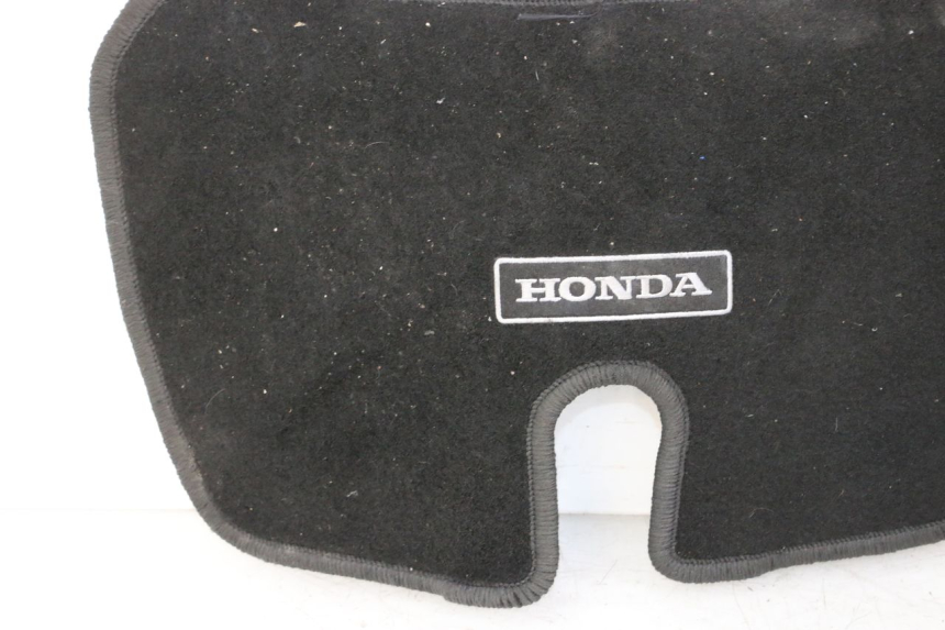 photo de MOQUETTE COFFRE HONDA ST PAN EUROPEAN 1300 (2002 - 2013)