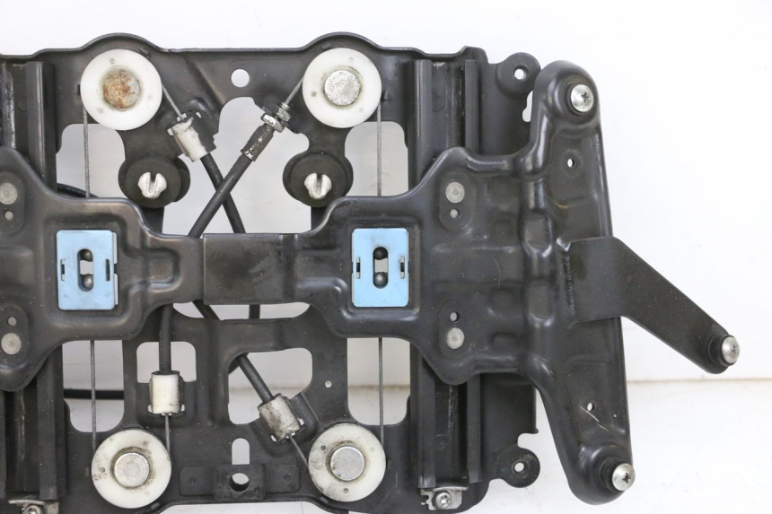 photo de MOTEUR BULLE SUZUKI BURGMAN 650 (2013 - 2020)