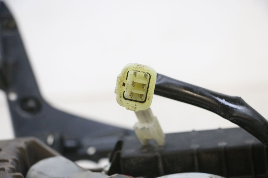 photo de MOTEUR BULLE YAMAHA FJR ABS 1300 (2006 - 2012) - Autre angle de vue