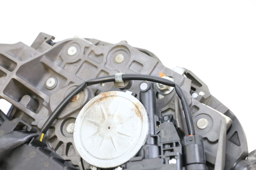 photo de MOTEUR BULLE YAMAHA FJR ABS 1300 (2006 - 2012) - Vue rapprochée