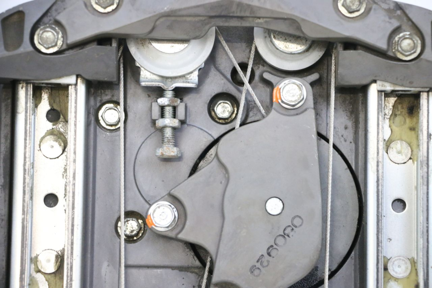 photo de MOTEUR BULLE YAMAHA FJR ABS 1300 (2006 - 2012) - Autre angle de vue