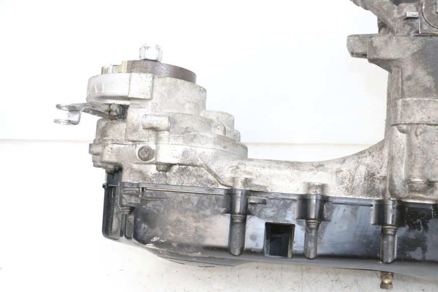 photo de MOTEUR PEUGEOT DJANGO 4T 50 (2014 - 2019) - Autre angle de vue