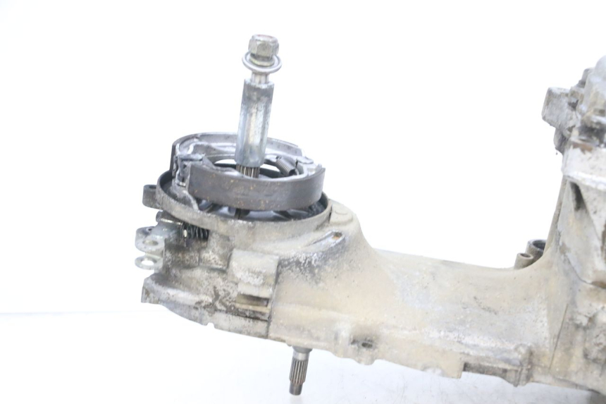 photo de MOTEUR PEUGEOT ELYSEO 125 (1999 - 2004) - Autre angle de vue