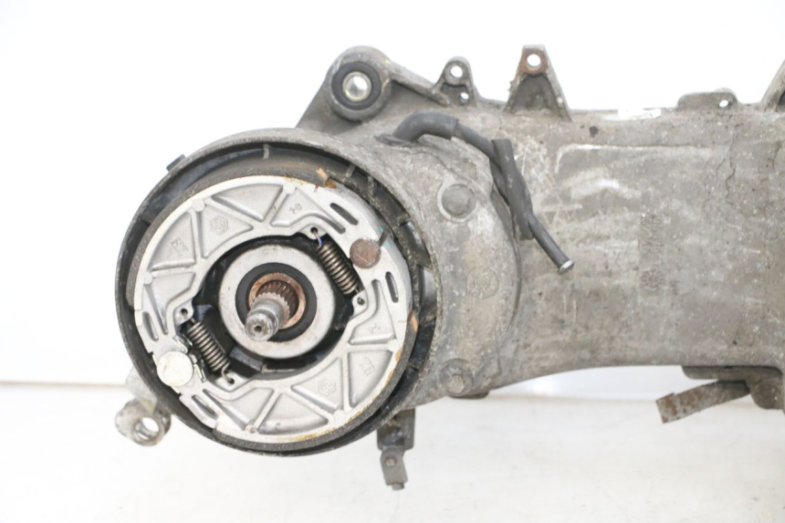 photo de MOTEUR PIAGGIO FLY 4T 50 (2013 - 2017) - Autre angle de vue