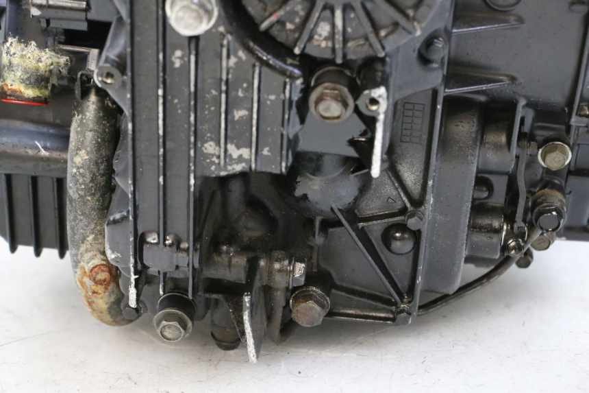 photo de MOTEUR KAWASAKI GPZ RX 1000 (1986 - 1988) - Autre angle de vue