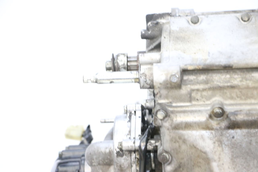 photo de MOTEUR SUZUKI GSXR GSX-R 1000 (2003 - 2004) - Gros plan technique