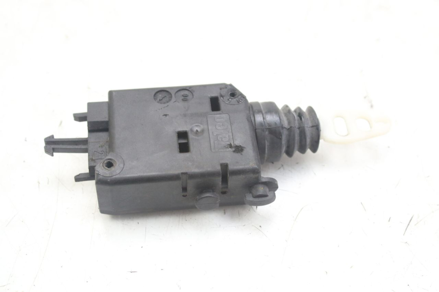 photo de MOTEUR OUVERTURE COFFRE PEUGEOT GEOPOLIS RS 125 (2007 - 2009)