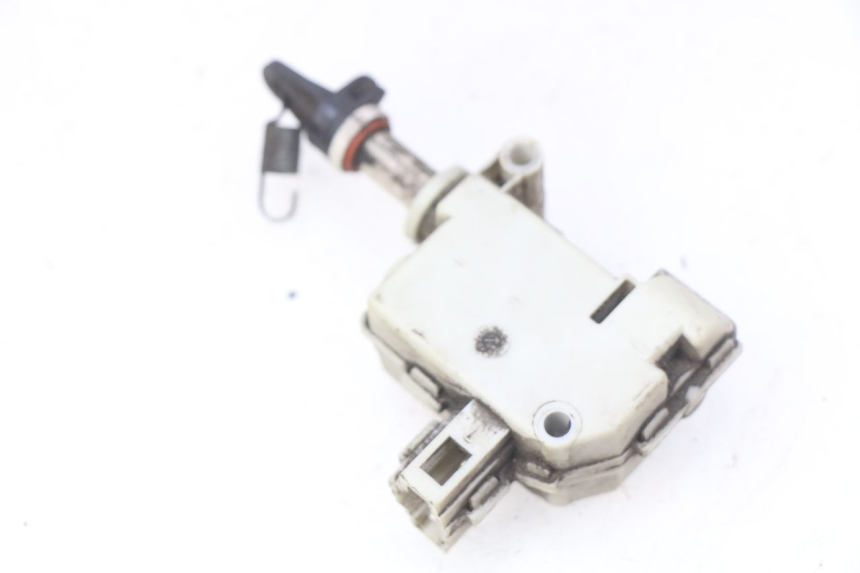 photo de MOTEUR OUVERTURE COFFRE PIAGGIO MP3 LT 300 (2010 - 2016)