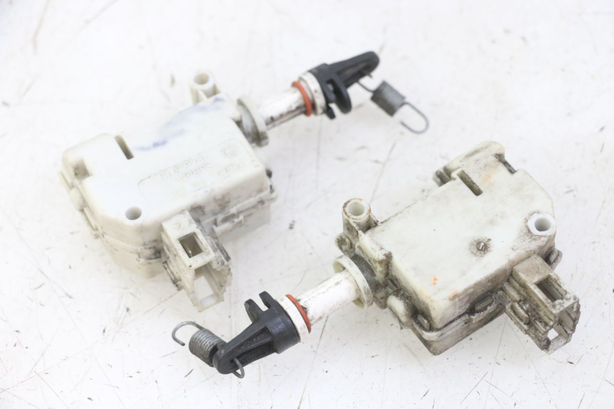 photo de MOTEUR OUVERTURE COFFRE PIAGGIO MP3 LT 300 (2010 - 2016)