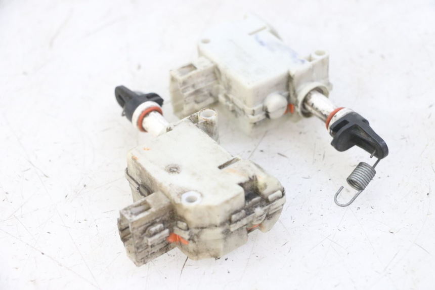 photo de MOTEUR OUVERTURE COFFRE PIAGGIO MP3 LT 300 (2010 - 2016)