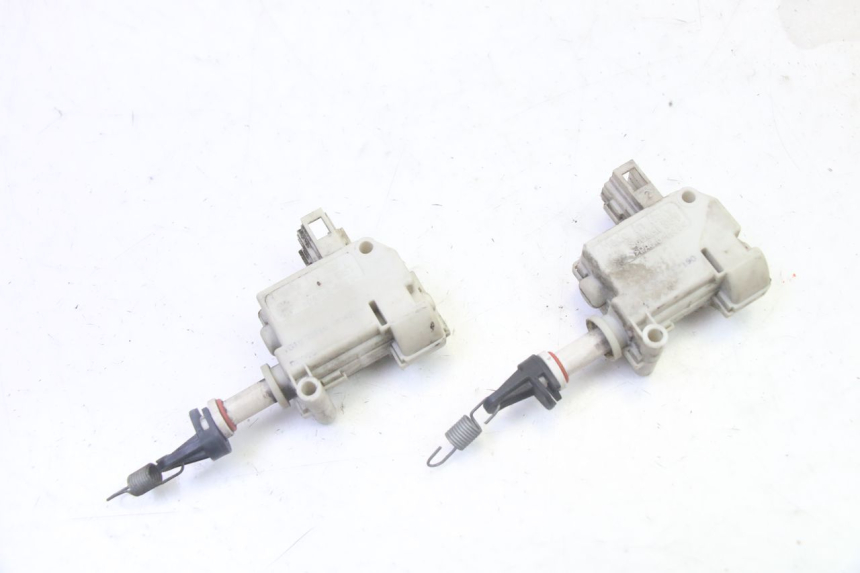 photo de MOTEUR OUVERTURE COFFRE PIAGGIO MP3 LT 300 (2010 - 2016)