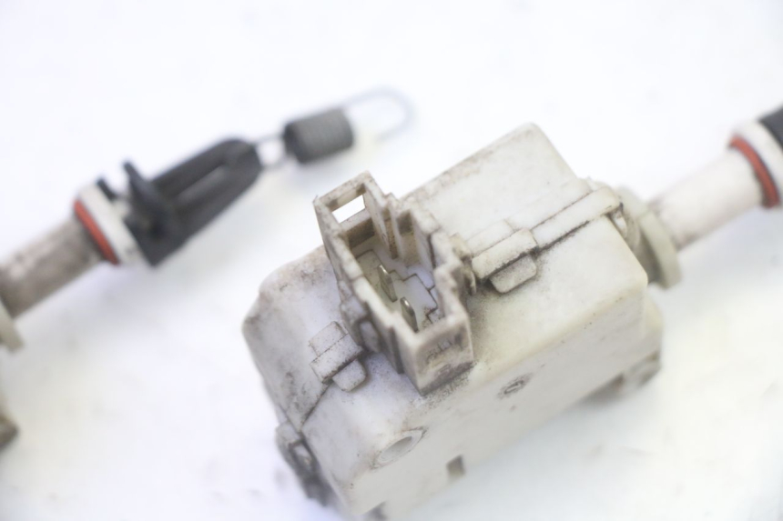 photo de MOTEUR OUVERTURE COFFRE PIAGGIO MP3 LT 300 (2010 - 2016)