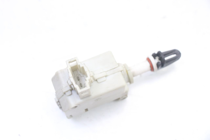 photo de MOTEUR OUVERTURE COFFRE PIAGGIO MP3 500 (2014 - 2016)