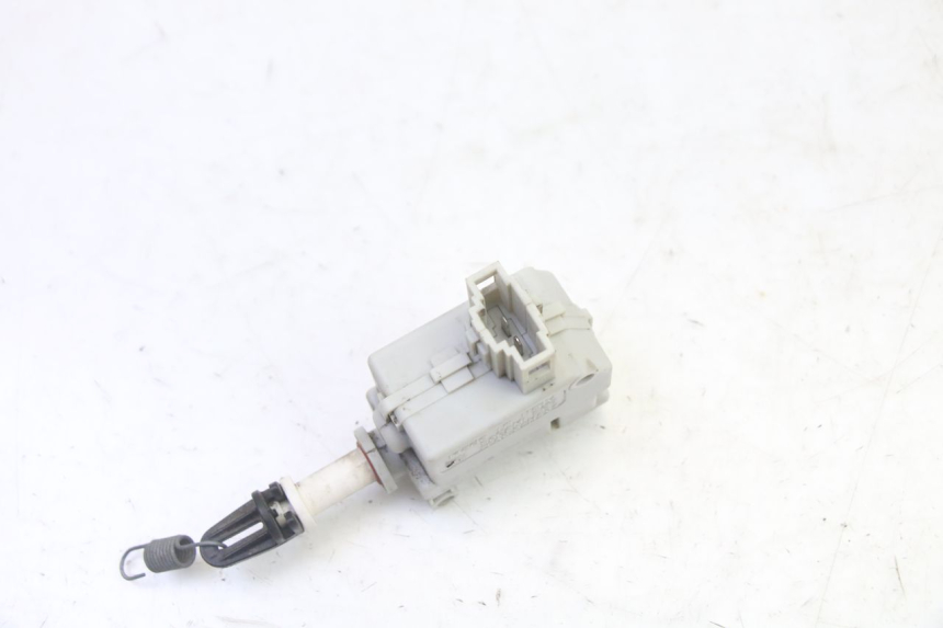 photo de MOTEUR OUVERTURE COFFRE PIAGGIO MP3 RL 250 (2007 - 2010)