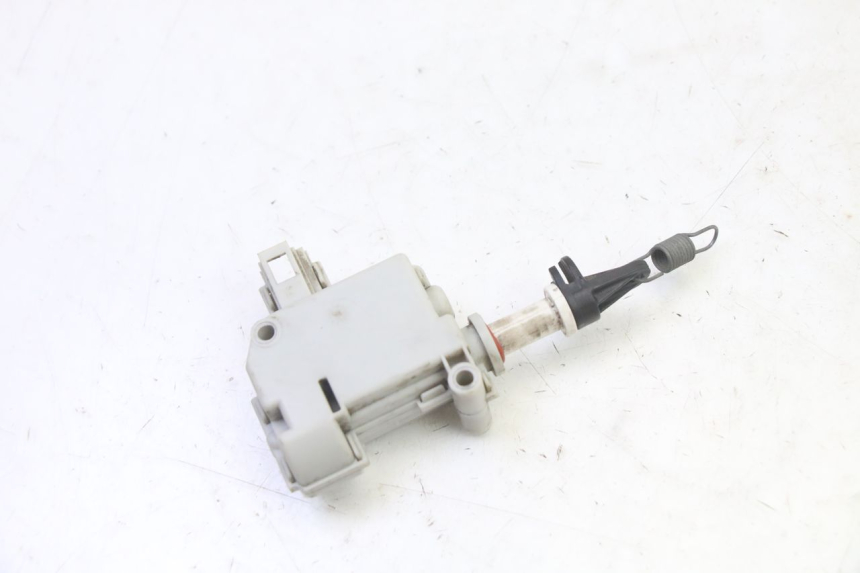 photo de MOTEUR OUVERTURE COFFRE PIAGGIO MP3 RL 250 (2007 - 2010)