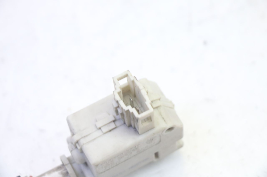 photo de MOTEUR OUVERTURE COFFRE PIAGGIO MP3 RL 250 (2007 - 2010) - Zoom état d’usage