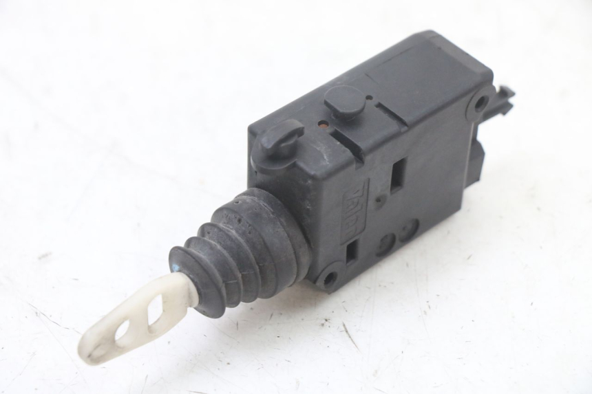 photo de MOTEUR OUVERTURE COFFRE PEUGEOT SATELIS COMPRESSOR K15 125 (2006 - 2009)