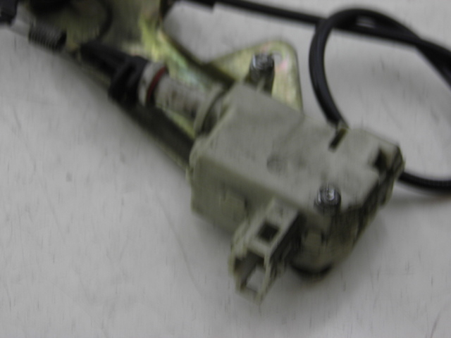 photo de MOTEUR OUVERTURE COFFRE PIAGGIO BEVERLY 125 (1998 - 2005)