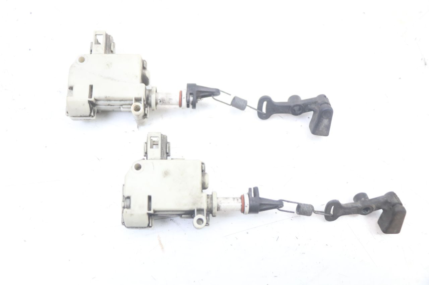 photo de MOTEUR OUVERTURE COFFRE PIAGGIO XEVO - X EVO 125 (2007 - 2016)