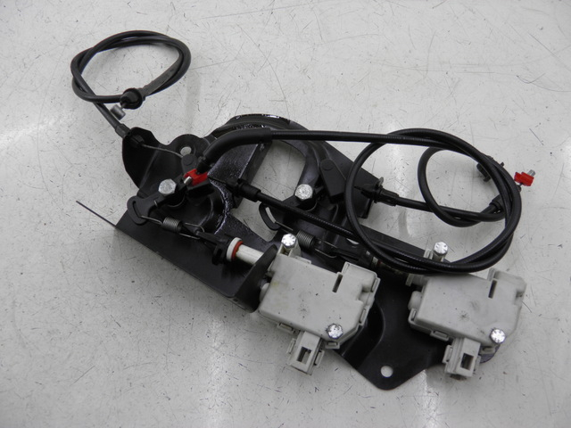 photo de MOTEUR OUVERTURE COFFRE PIAGGIO XEVO - X EVO 125 (2010 - 2015) - Vue principale
