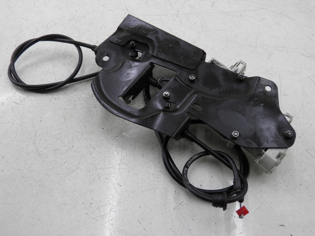 photo de MOTEUR OUVERTURE COFFRE PIAGGIO XEVO - X EVO 125 (2010 - 2015) - Vue d’ensemble