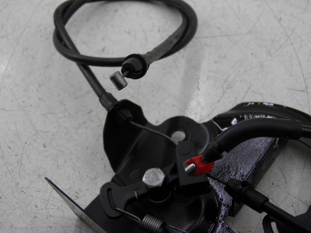 photo de MOTEUR OUVERTURE COFFRE PIAGGIO XEVO - X EVO 125 (2010 - 2015) - Points de fixation