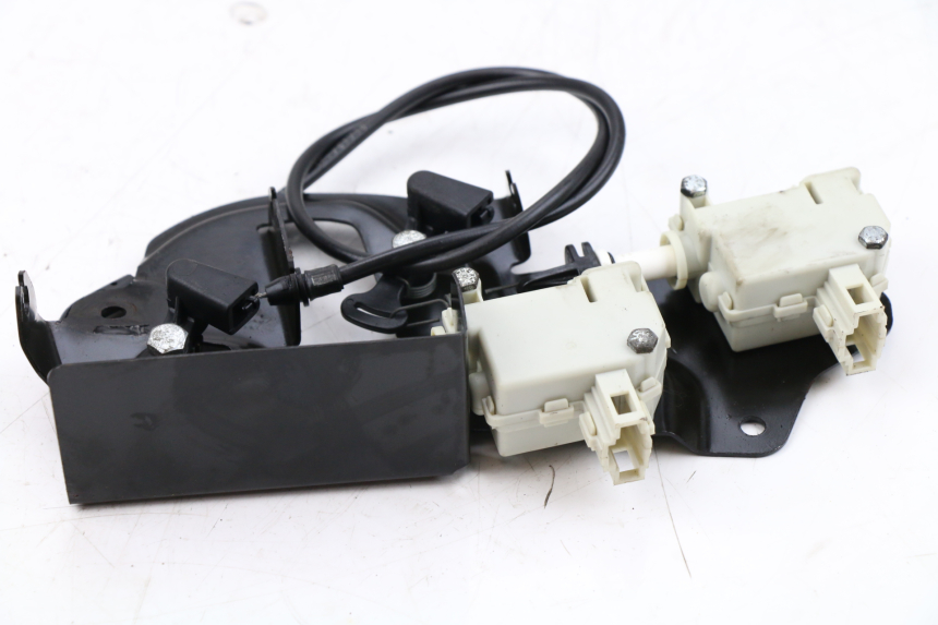 photo de MOTEUR OUVERTURE COFFRE PIAGGIO XEVO - X EVO 125 (2010 - 2015)