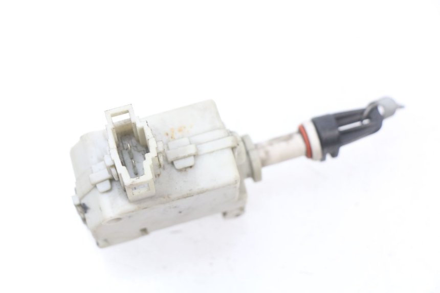 photo de MOTEUR OUVERTURE COFFRE PIAGGIO PRIMAVERA 125 (2013 - 2021) - Zoom état d’usage