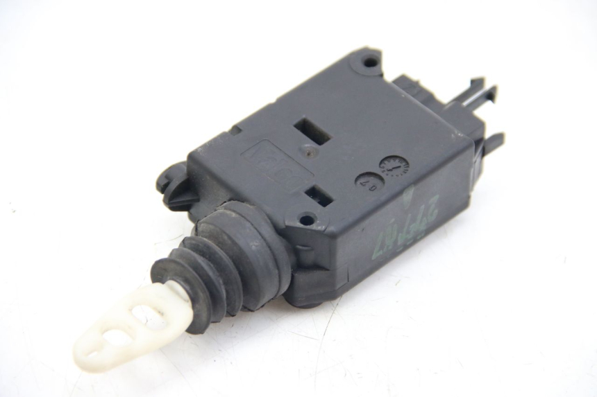 photo de MOTEUR OUVERTURE COFFRE PEUGEOT SATELIS COMPRESSOR K15 125 (2006 - 2009) - Détail de la pièce