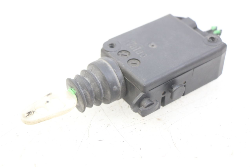 photo de MOTEUR OUVERTURE COFFRE PEUGEOT SATELIS 125 (2006 - 2009)