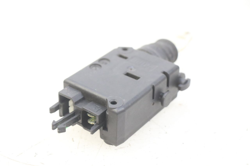 photo de MOTEUR OUVERTURE COFFRE PEUGEOT SATELIS 125 (2006 - 2009)