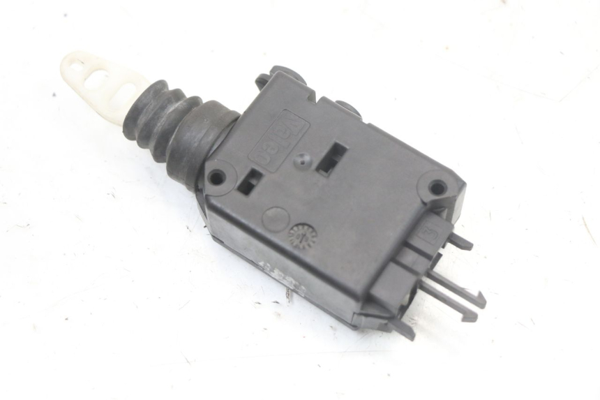 photo de MOTEUR OUVERTURE COFFRE PEUGEOT SATELIS 125 (2010 - 2012)