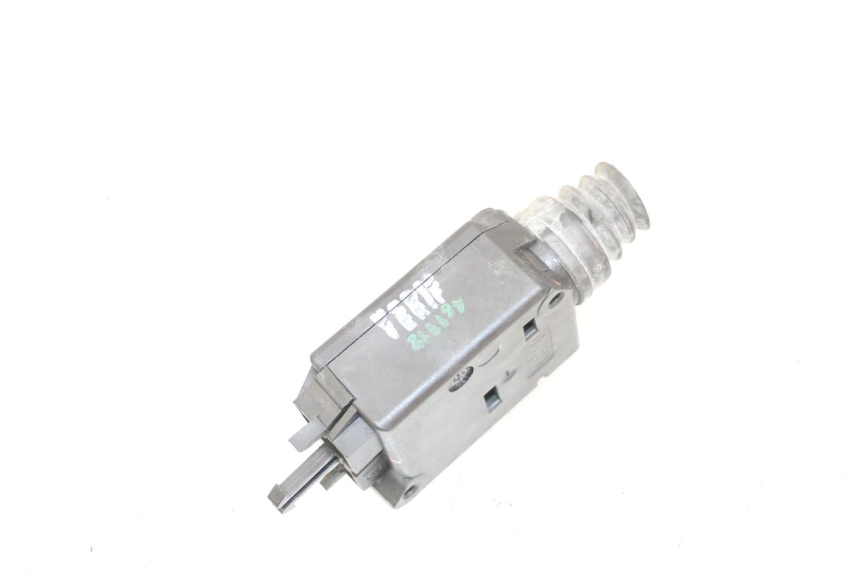 photo de MOTEUR OUVERTURE COFFRE PEUGEOT SATELIS 125 (2013 - 2018)