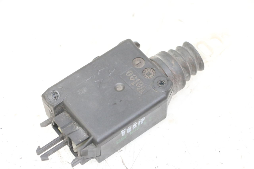 photo de MOTEUR OUVERTURE COFFRE PEUGEOT SATELIS 125 (2013 - 2018)