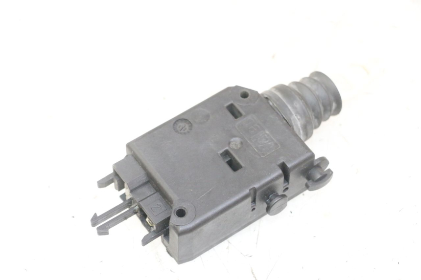 photo de MOTEUR OUVERTURE COFFRE PEUGEOT SATELIS 125 (2013 - 2018)