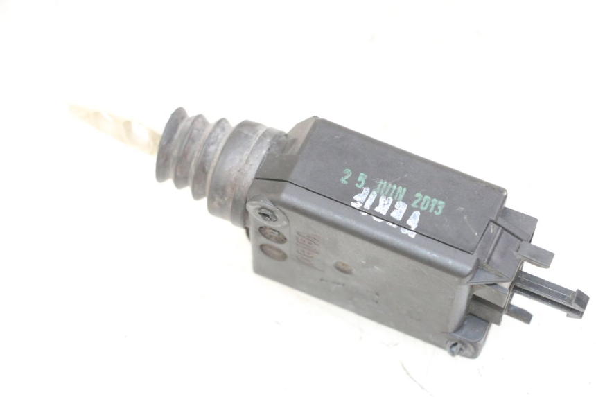 photo de MOTEUR OUVERTURE COFFRE PEUGEOT SATELIS 125 (2013 - 2018)