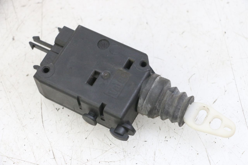 photo de MOTEUR OUVERTURE COFFRE PEUGEOT SATELIS 125 (2013 - 2018)
