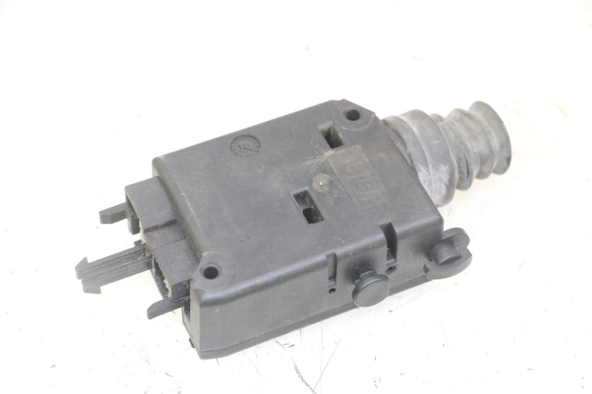 photo de MOTEUR OUVERTURE COFFRE PEUGEOT SATELIS 125 (2013 - 2018)