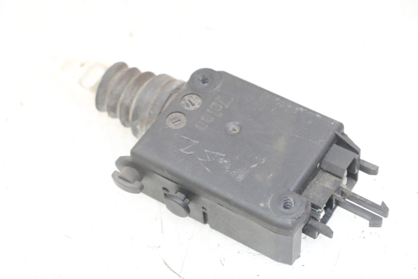 photo de MOTEUR OUVERTURE COFFRE PEUGEOT SATELIS 125 (2013 - 2018)