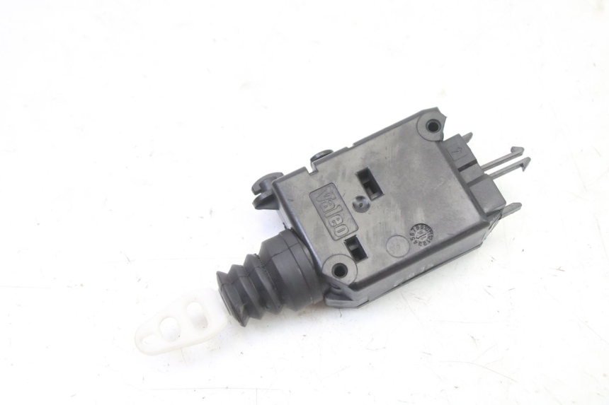 photo de MOTEUR OUVERTURE COFFRE PEUGEOT SATELIS 125 (2013 - 2018)