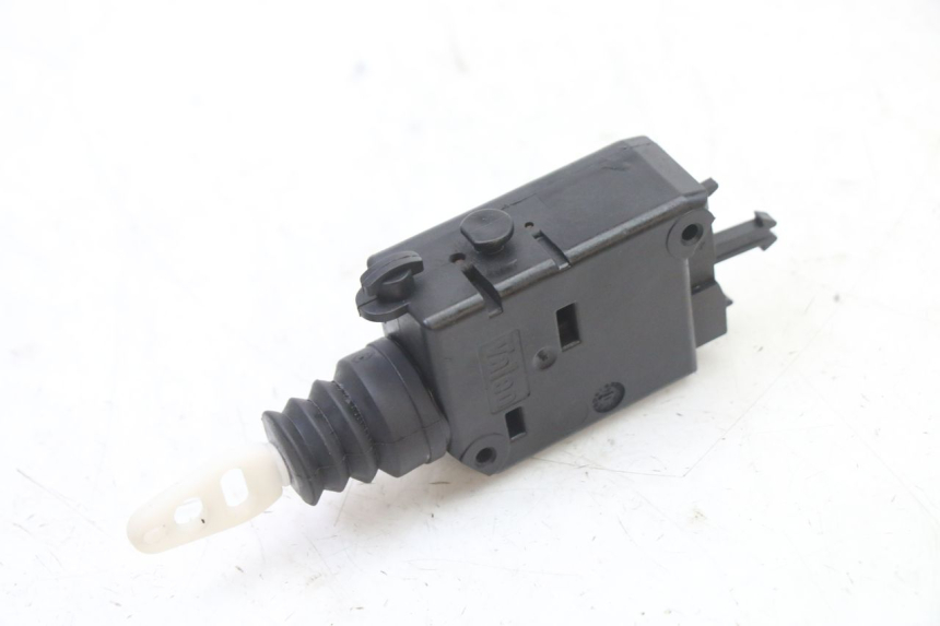 photo de MOTEUR OUVERTURE COFFRE PEUGEOT SATELIS 125 (2013 - 2018)