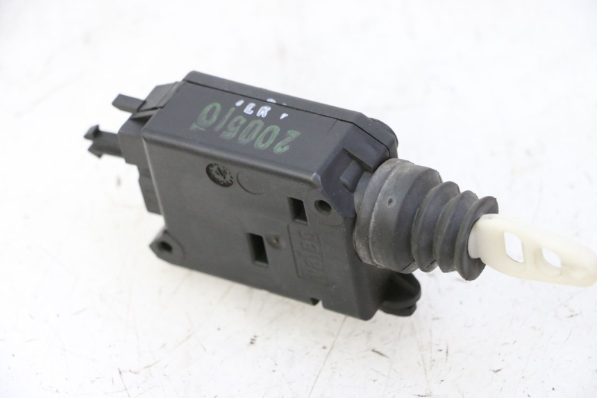 photo de MOTEUR OUVERTURE COFFRE PEUGEOT SATELIS 125 (2006 - 2009)